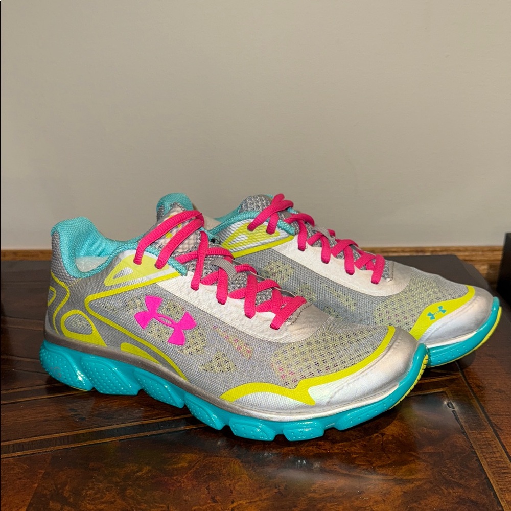 New Under Armour micro G, 4D foam sneaker size 8